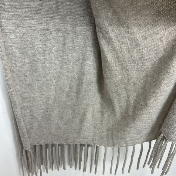 Banana Republic Light Gray Fringe Trim Wool Blend Classic Scarf - Picture 3 of 7